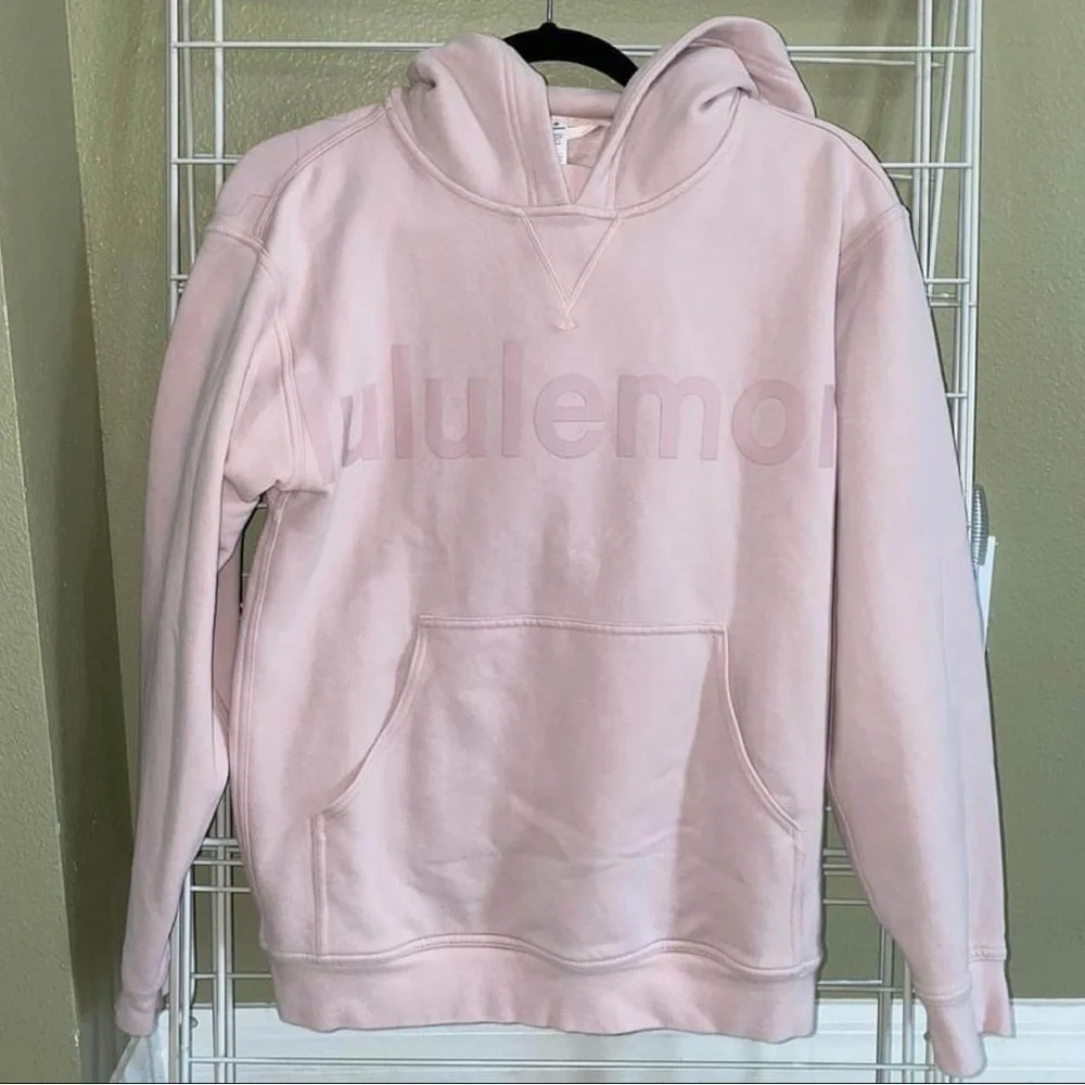 🍋 Lululemon All Yours Hoodie Graphic Logo Pink - Picture 2 of 3